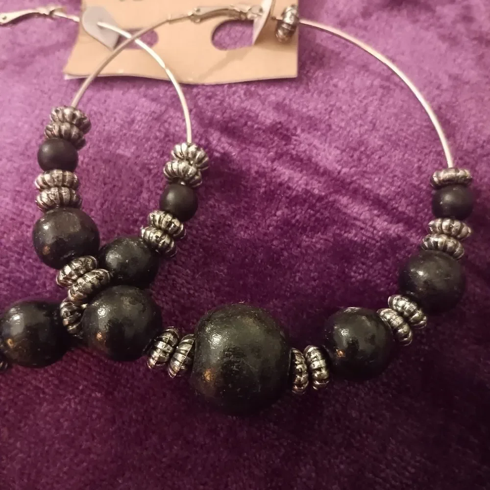 !!NWT Art of Nature Large Hoop Beaded Earrings